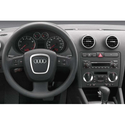 Ramecek autoradia Audi A3